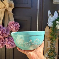 The Pioneer Woman Floral Teal Mixing Bowl with Pour Spout