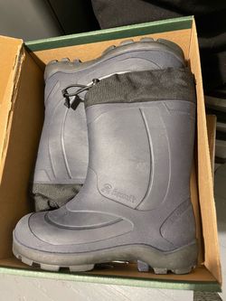 Boys snow boots size 13