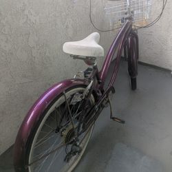 Step-through cruiser bike w/ basket – needs repair