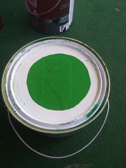 Pintura semi gloss la verde y eggshells la roja