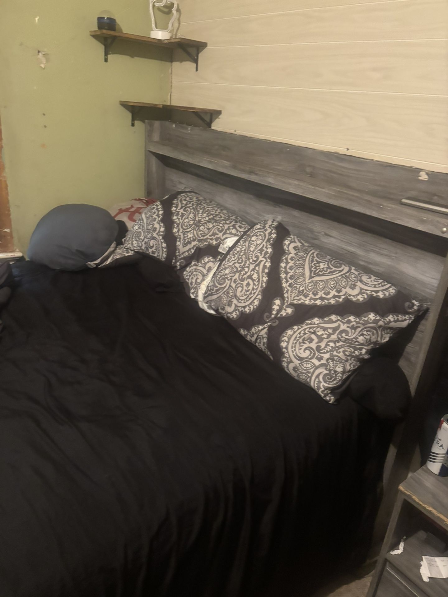 Queen Bed