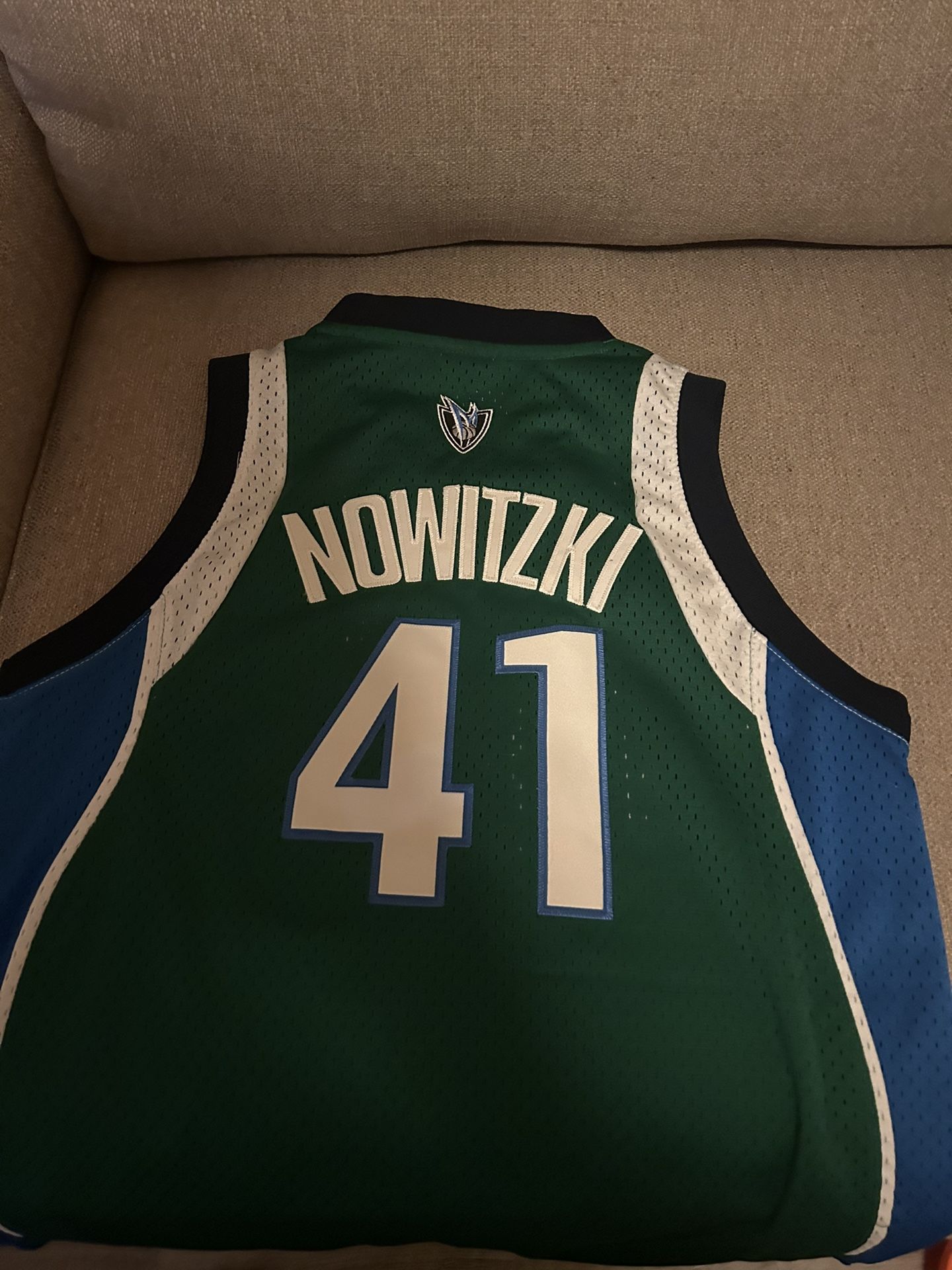 Dallas Mavericks jersey Fan shop