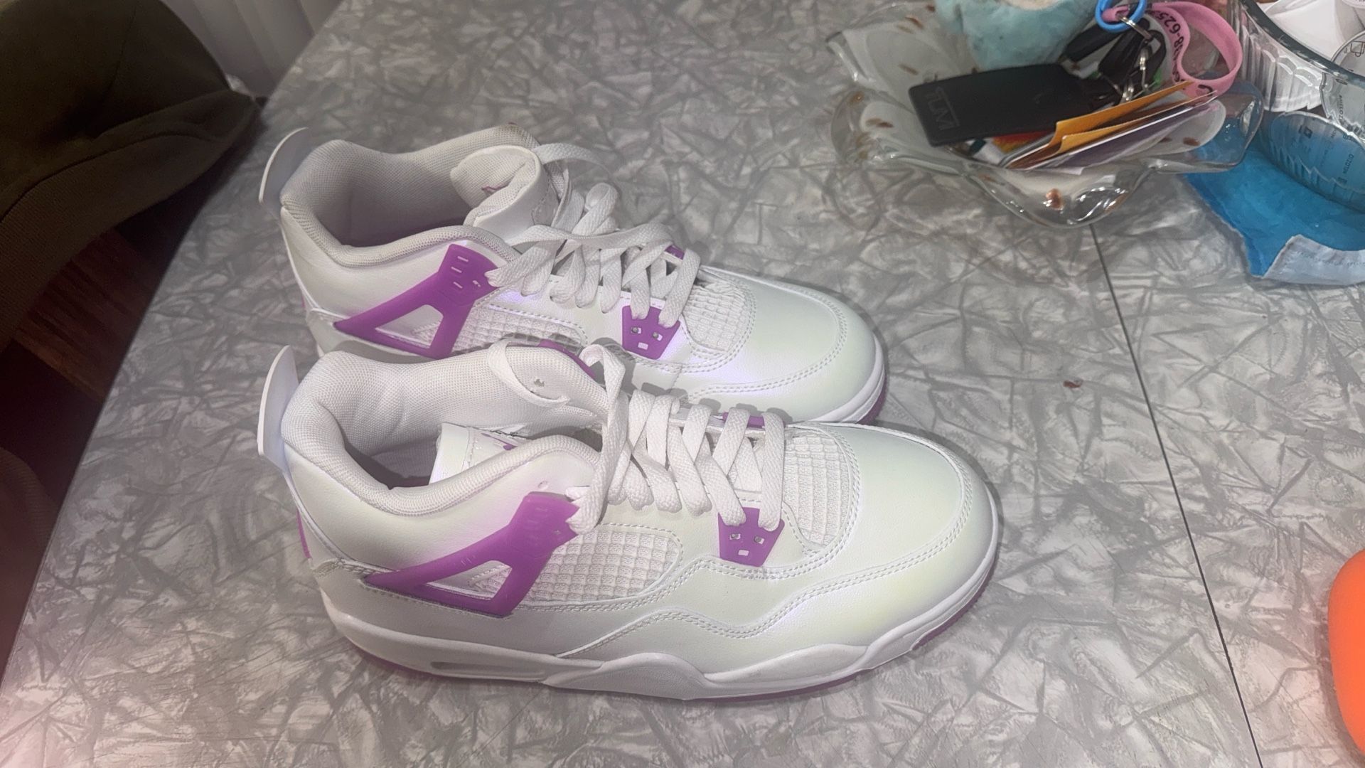 Brand new Women’s Jordans 8.5 (7y)