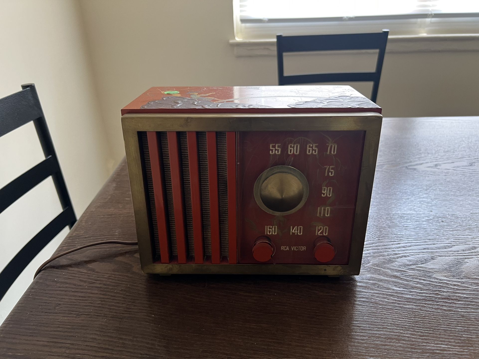 Rare Vtg. Oriental Theme RCA 75x18 Bakelite AM Table Top Radio Red Bakelite C.1946 