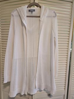 Marled brand ladies long hooded white sweater in new condition only $10!