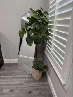 Artificial leaf fig tree