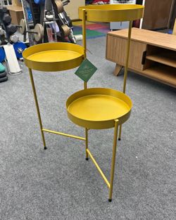 Kate & Laurel 3-Tier Gold Metal Plant Stand