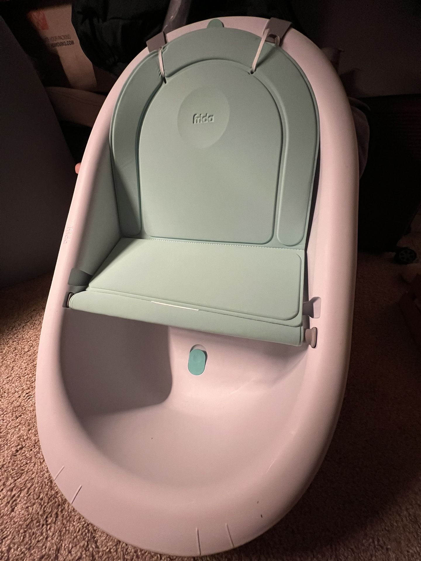 Frida Baby 4-in-1 Bathtub 