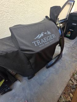 Traeger Smoker USED TWICE FIRM PRICE