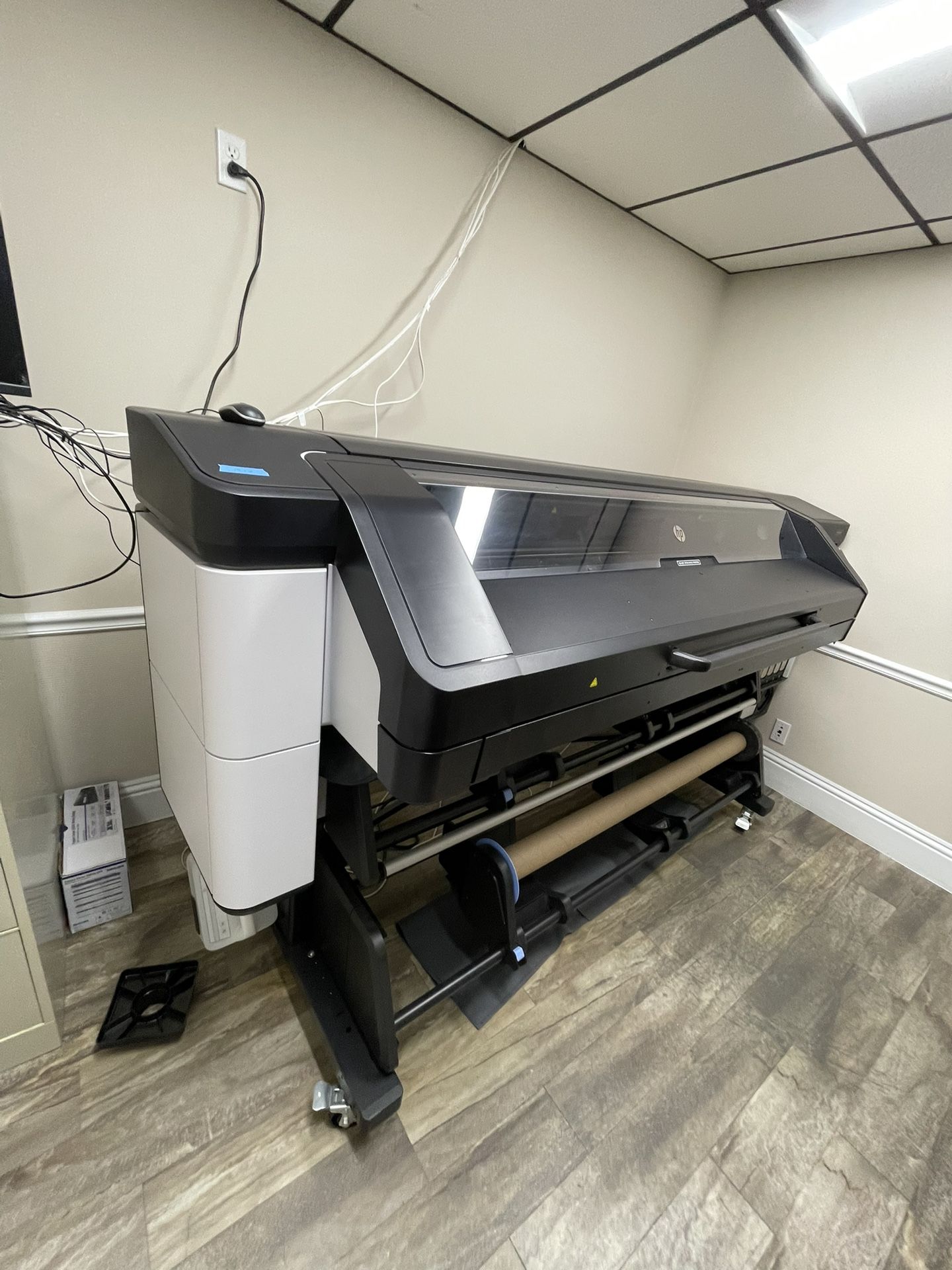 Hp 700w Large Format Latex Printer