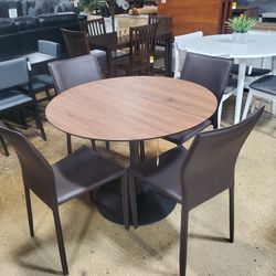 Round Dining Set With 4 Brown Faux Leather Chairs (New)