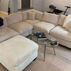 New Sectional Couch/ Includes Free Delivery 🚚 and Assembling!