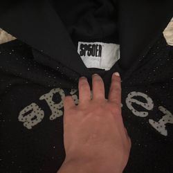 Ropa.    Diferente. Precios