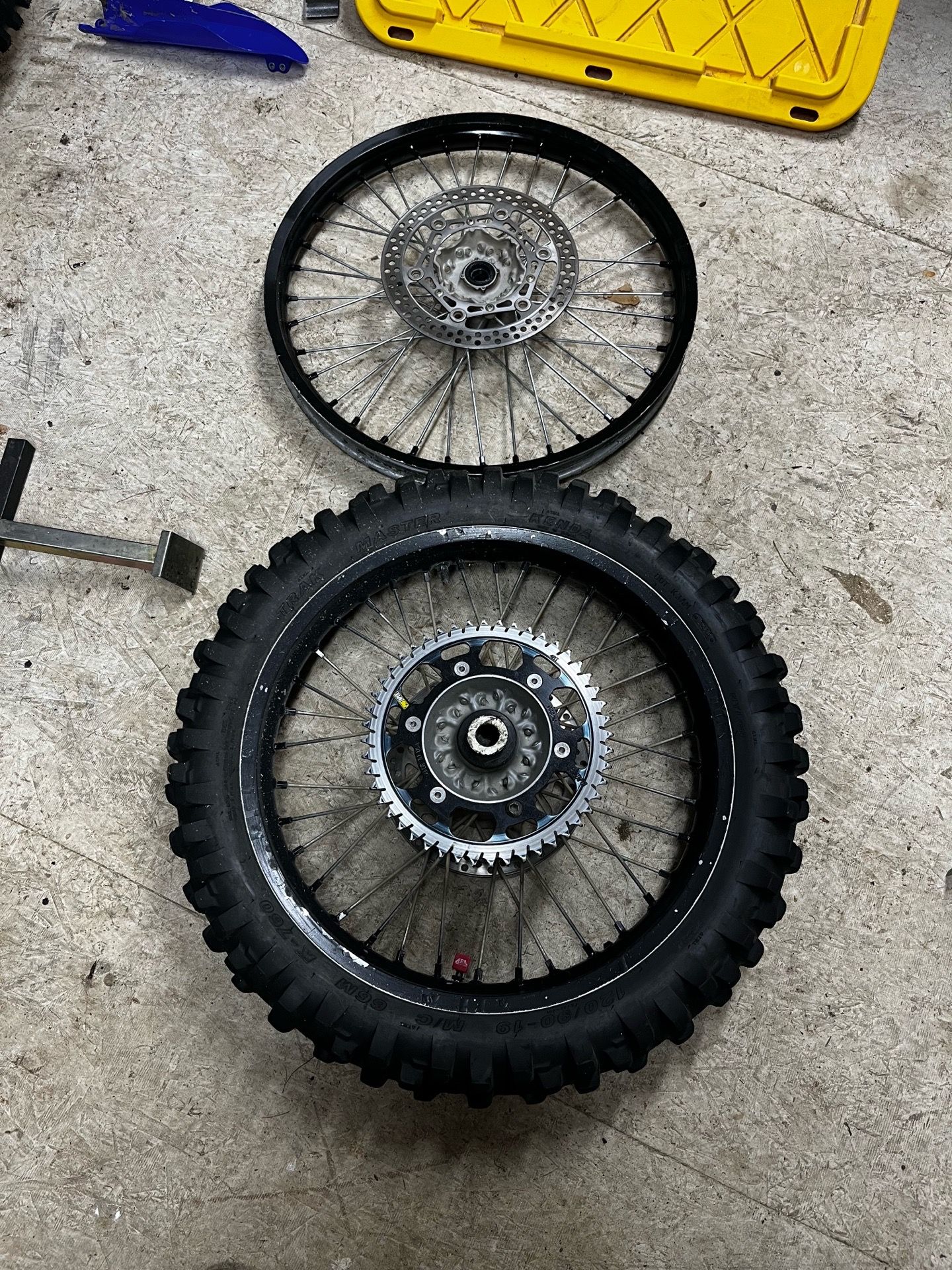 Dirt bike wheels/tire