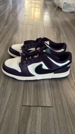 Nike dunks purple/white