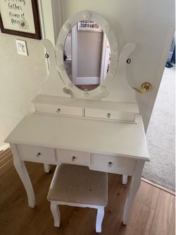Girl’s White Vanity w/ Mirror and Seat