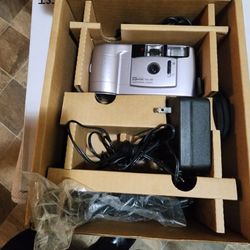 Vintage Collectible 1988 M U S T E K VDC 300 Video Digital Camera With All The Attachment It Belongs To My Dad Then Packed Up In The Attic