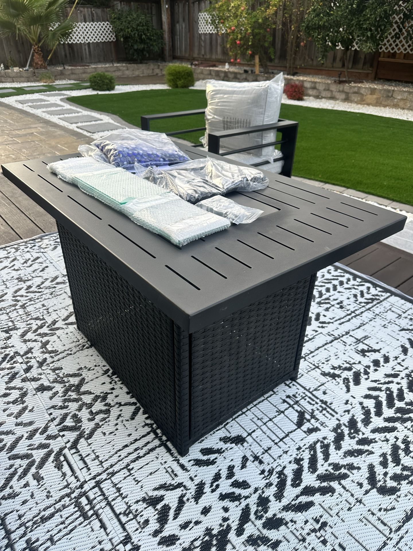 Fire pit table - Brand new