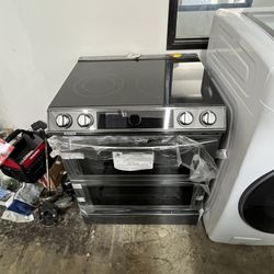 SAMSUNG NEW SLIDE IN ELECTRIC RANGE / STOVE WITH FLEX DUO OVEN AND SMART DIAL / AIR FRY