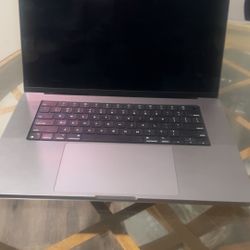 MacBook Pro A2485