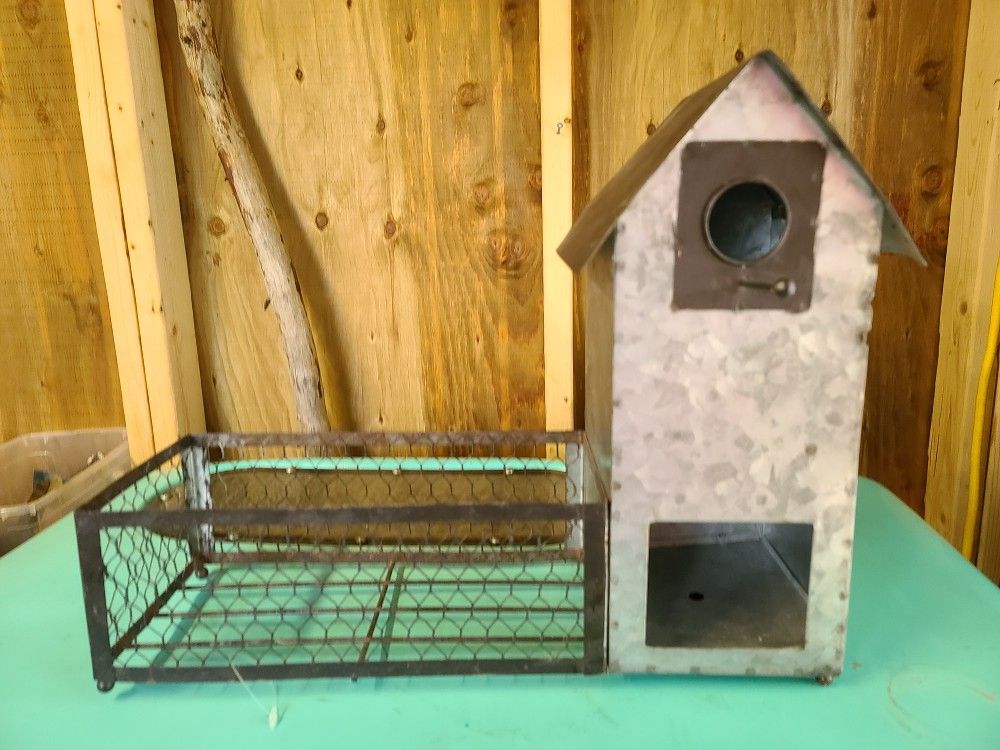 Rustic aluminum plant holder
