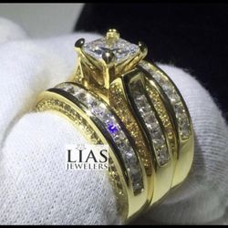 New 18k Yellow Gold Wedding Ring Set 