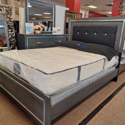 214 Queen Bed Dresser And Mirror 