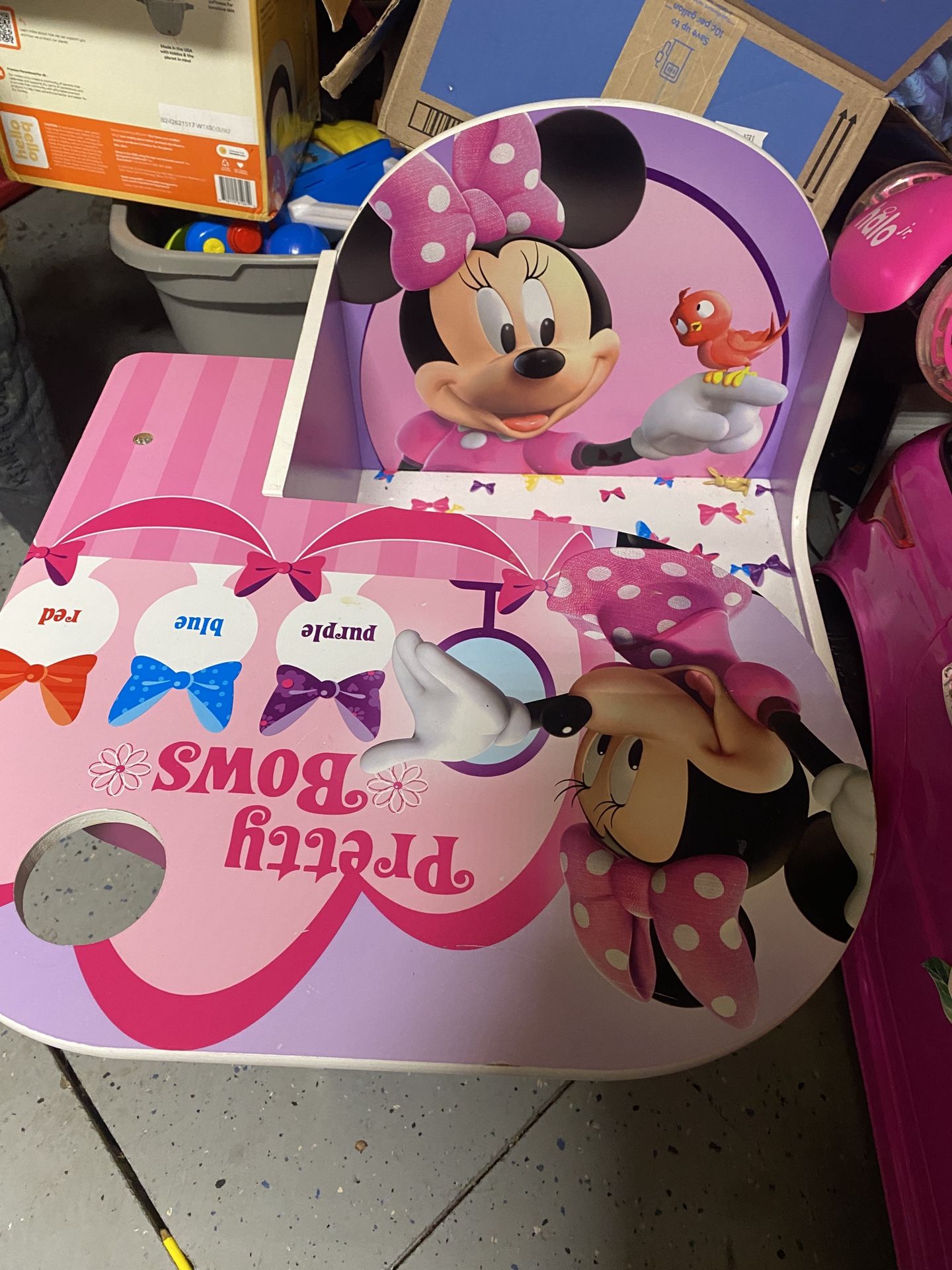 Children’s Minnie Mouse Chair/Table