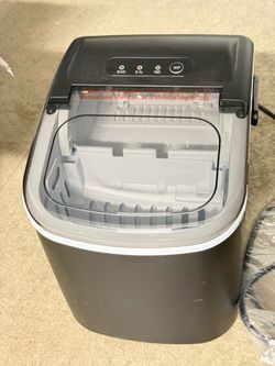AGLUCKY Countertop Ice Maker – $40