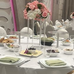 Clear Centerpiece Stands