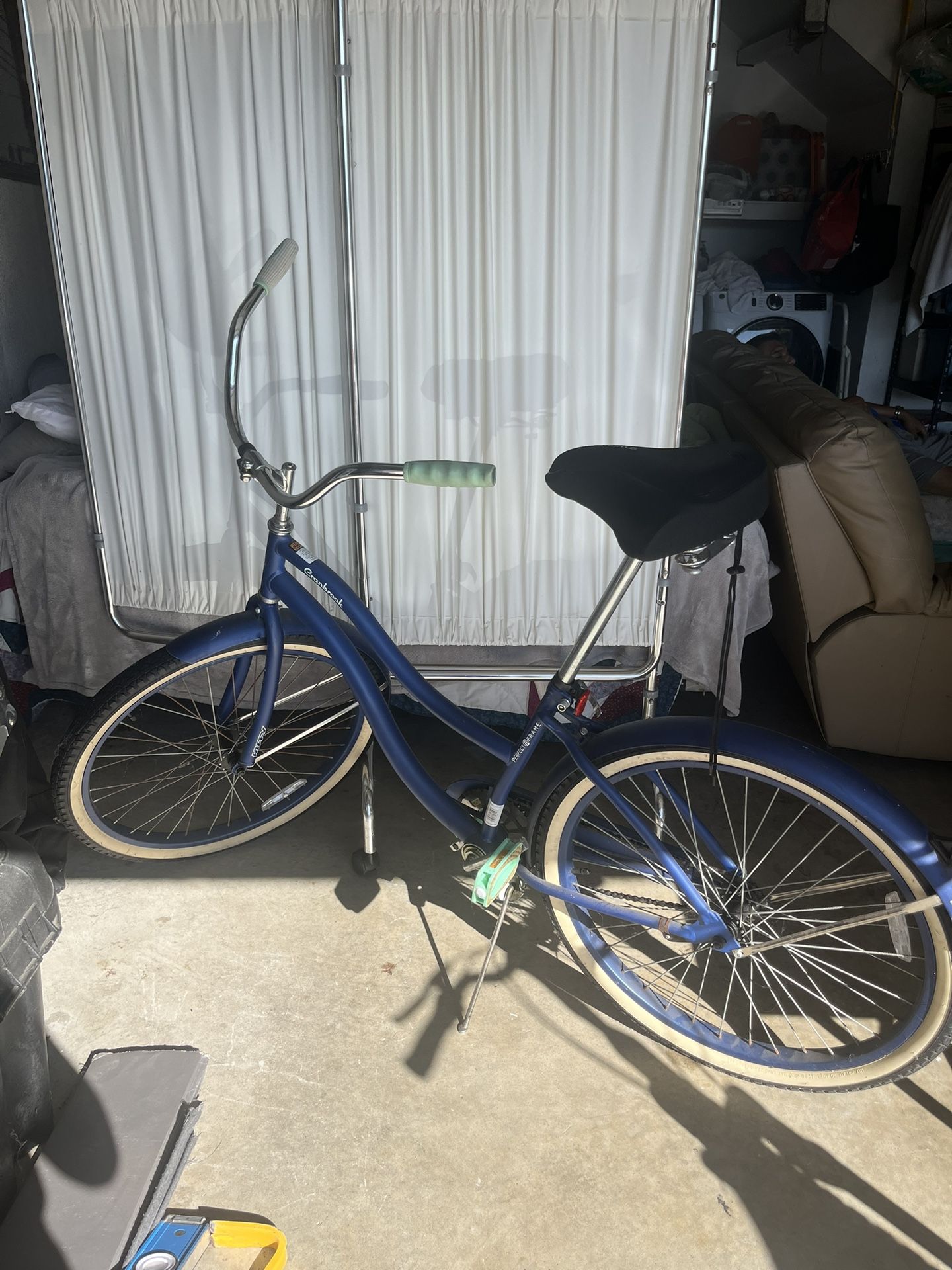 Huffy Cranbrook Cruiser Bike