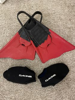 Ally Fins & Dakine Socks