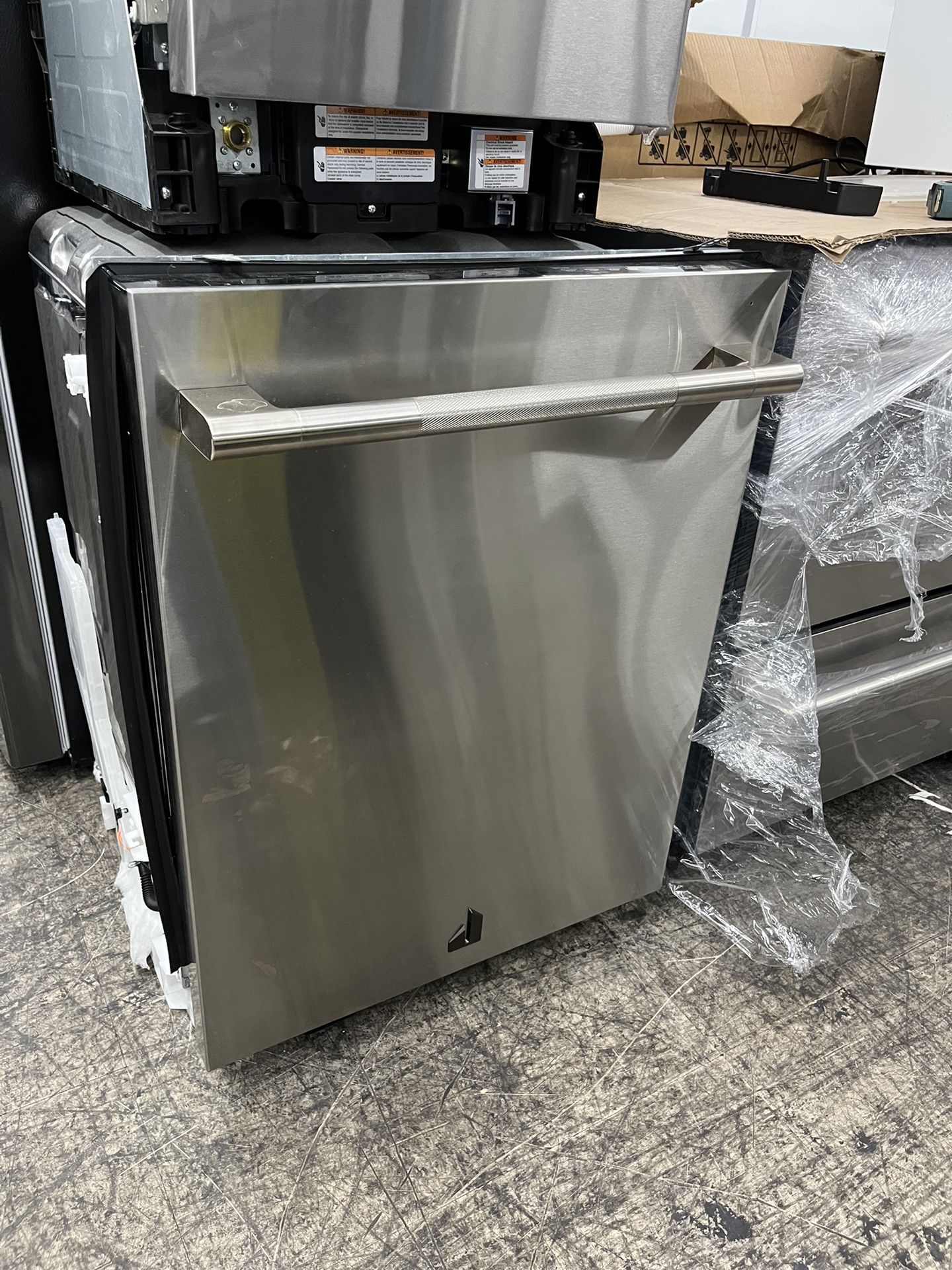 Jenn Air Rise Stainless Steel Dishwasher 24”