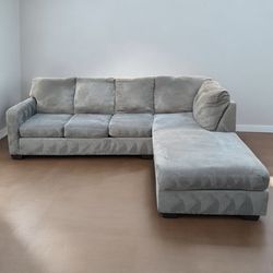 GREY SECTIONAL COUCH 