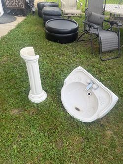 White Ceramic Pedestal Sink with Faucet