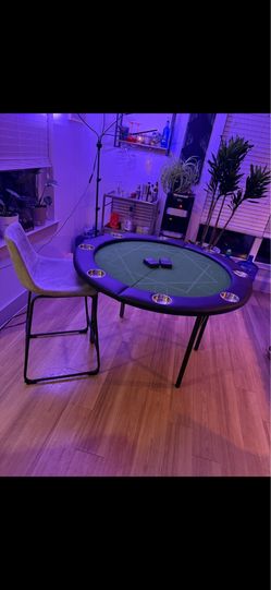 8 person poker table w chairs