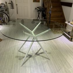 47” Round Glass Table 