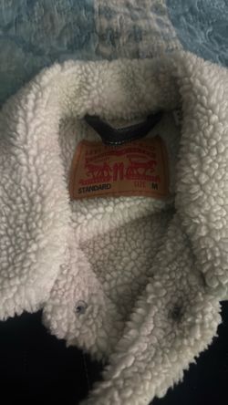 Levi sherpa line jacket size M