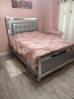 Bedroom set