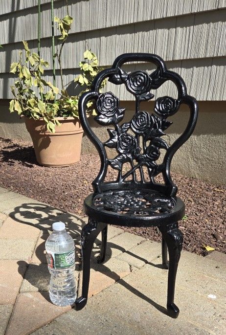 🌹$30. REFINISHED 22" high rose design small WROGHT iron Mini CHAIR. HOLMDEL NJ