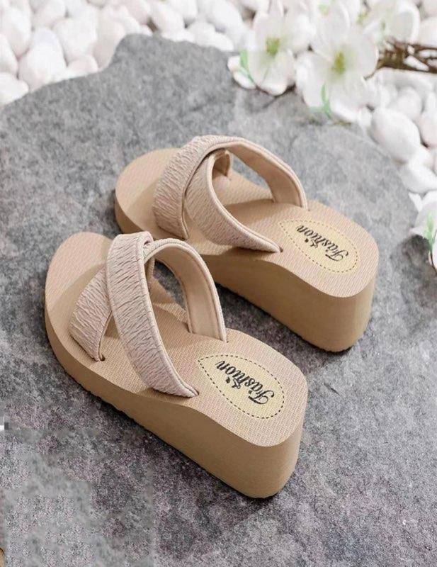 Fashionable Solid Color Casual Wedge Sandals Size: 7.5 * NEW *