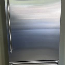 36 Inch Viking Built-in Bottom-Freezer Refrigerator (Quiet Cool)(20.3 Cu. Ft.)