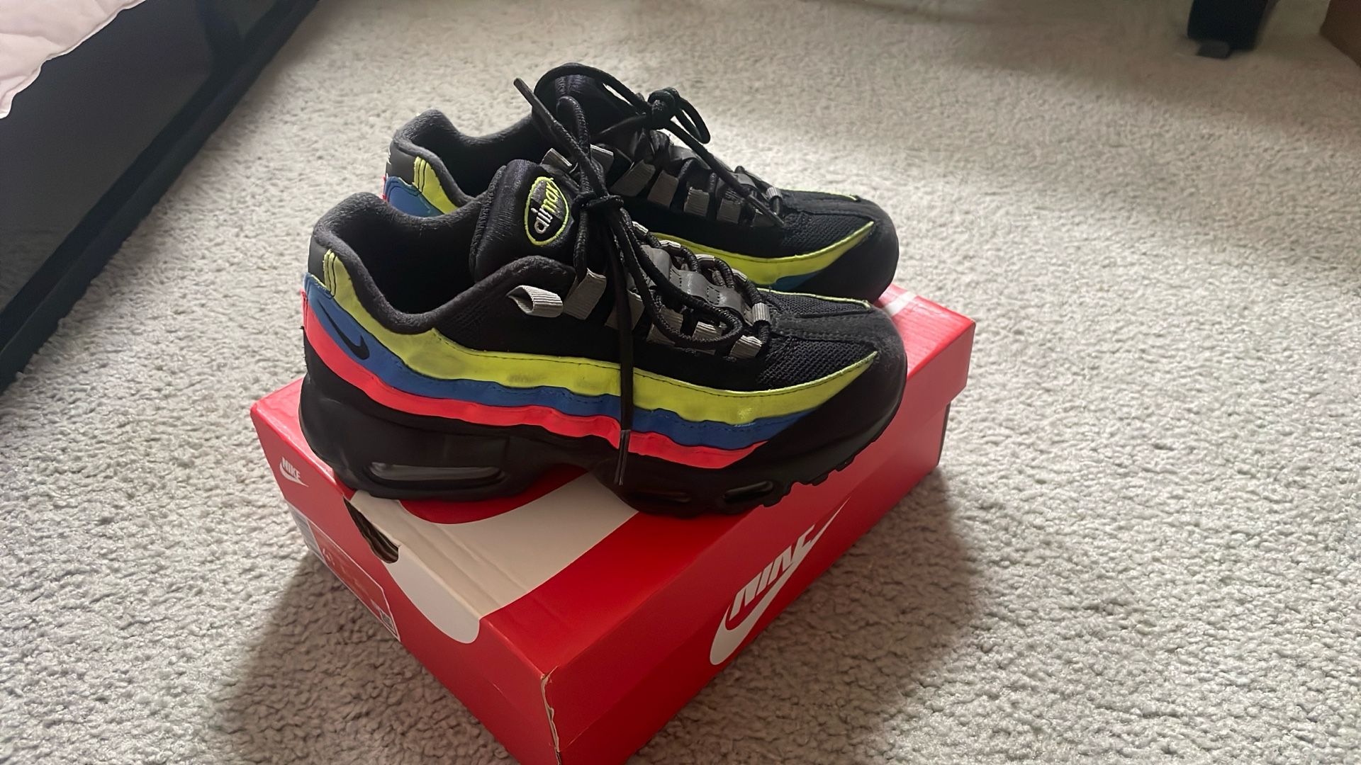 Nike air Max 95 GS Sz 4.5