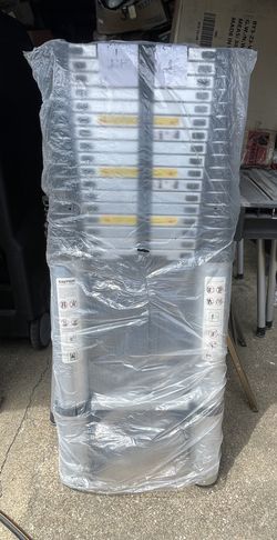 26’ Telescoping ladder New, $300 Retail, Priced cheap to sell!
