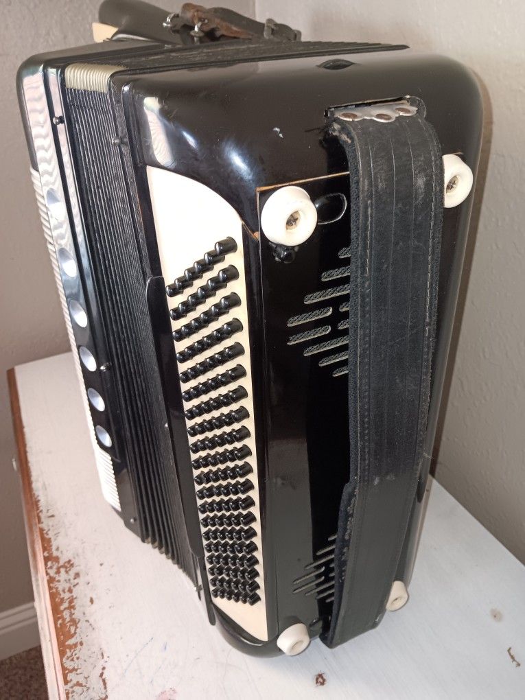Accordion Estilo Norteño for Sale in Exeter, CA OfferUp