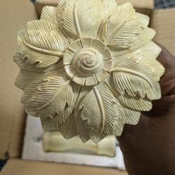 Floral Medallion Holdback