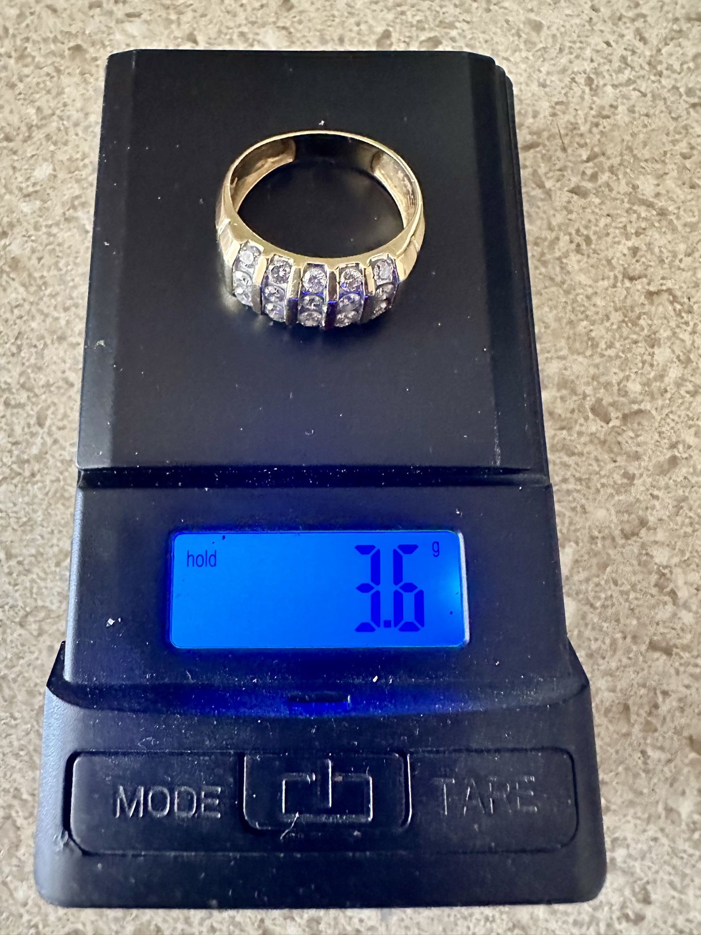 14KT SOLID GOLD RING (REAL)