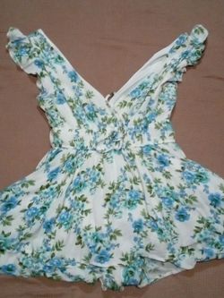 Ladies size M summer dresses and 1 two pc lounge wesr