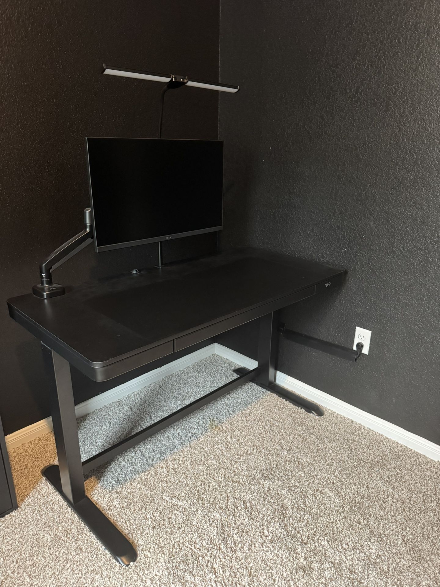 Office Raising Desk With Monitor