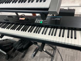 ROLAND JUNO-DS 88 synthesizer 88 Key USED good condition
